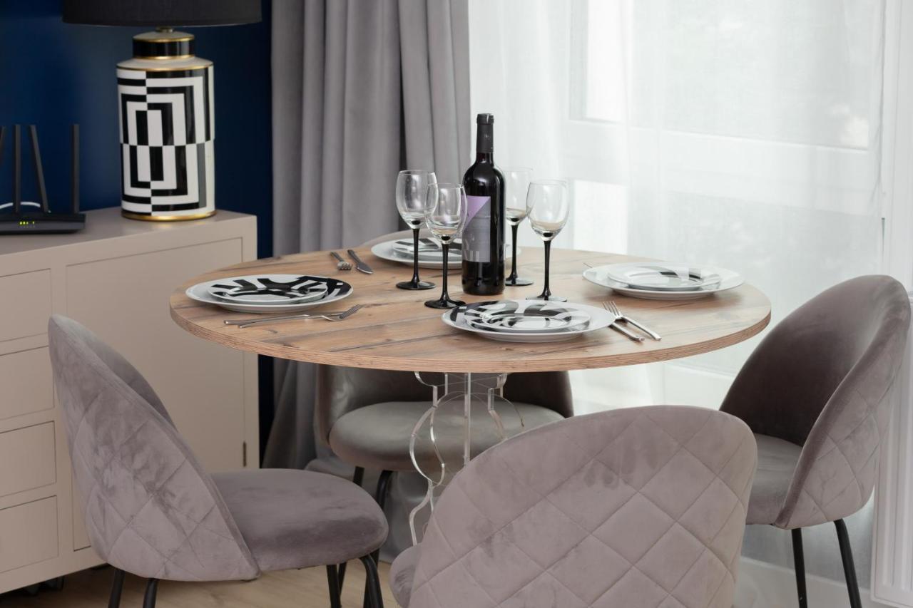 Stylish Atol Apartment With Free Parking In The Heart Of Gdansk By Noclegi Renters Екстер'єр фото